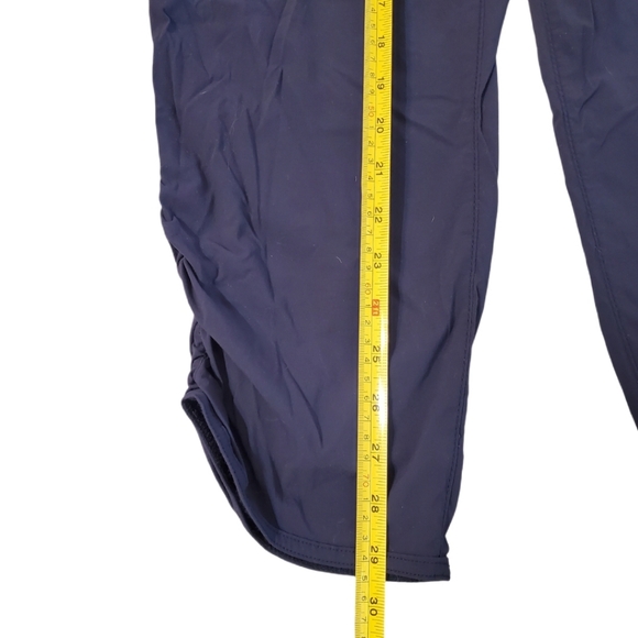 Eddie Bauer Women's Black Blue Nylon Crop Cargo Hiking Pants Size 8 - Picture 4 of 6